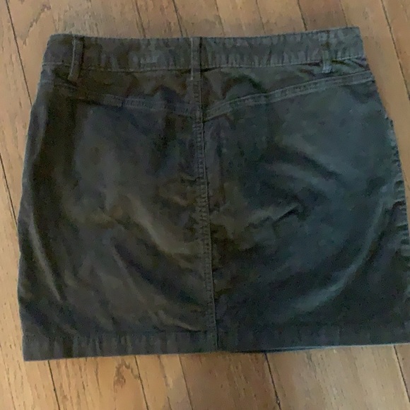 🌈 3/$20 URBAN Outfitters BDG brown corduroy mini skirt - Picture 5 of 7